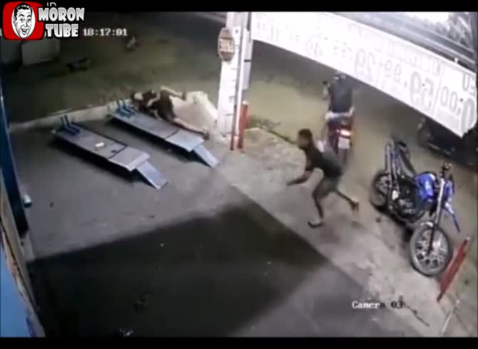 Video :Brazil - a guy survives several gunshot wounds to the skull